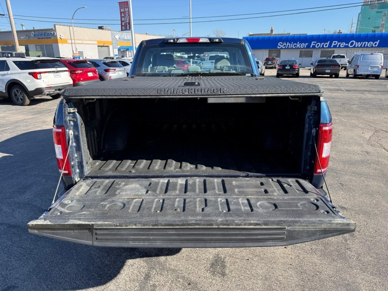 Ford F-150 Vehicle Full-screen Gallery Image 06