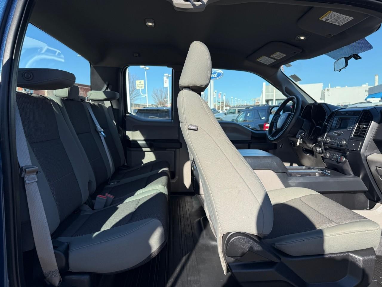 Ford F-150 Vehicle Full-screen Gallery Image 10