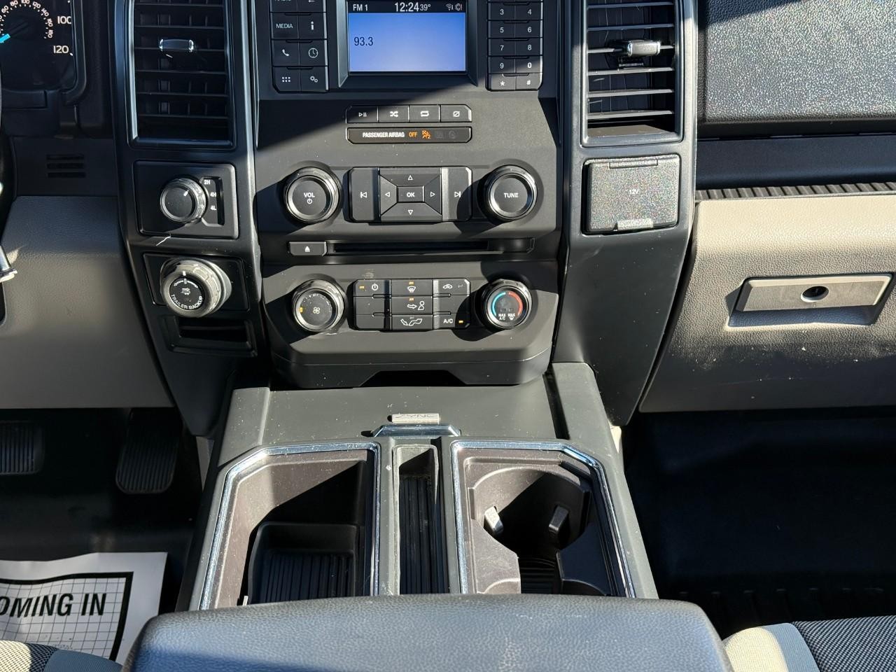 Ford F-150 Vehicle Full-screen Gallery Image 14