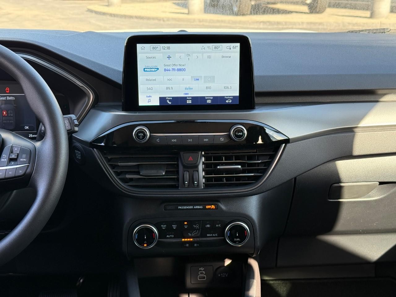 Ford Escape Vehicle Full-screen Gallery Image 07