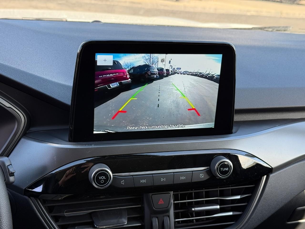 Ford Escape Vehicle Full-screen Gallery Image 16