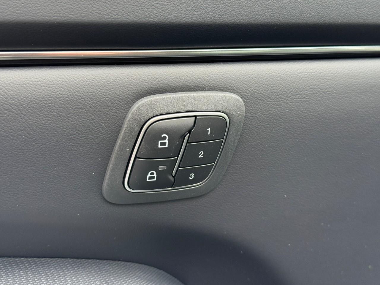 Ford Mustang Mach-E Vehicle Full-screen Gallery Image 11