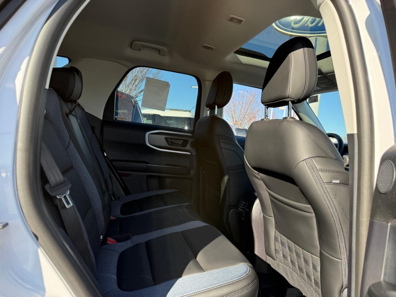 Ford Bronco Sport Vehicle Full-screen Gallery Image 05