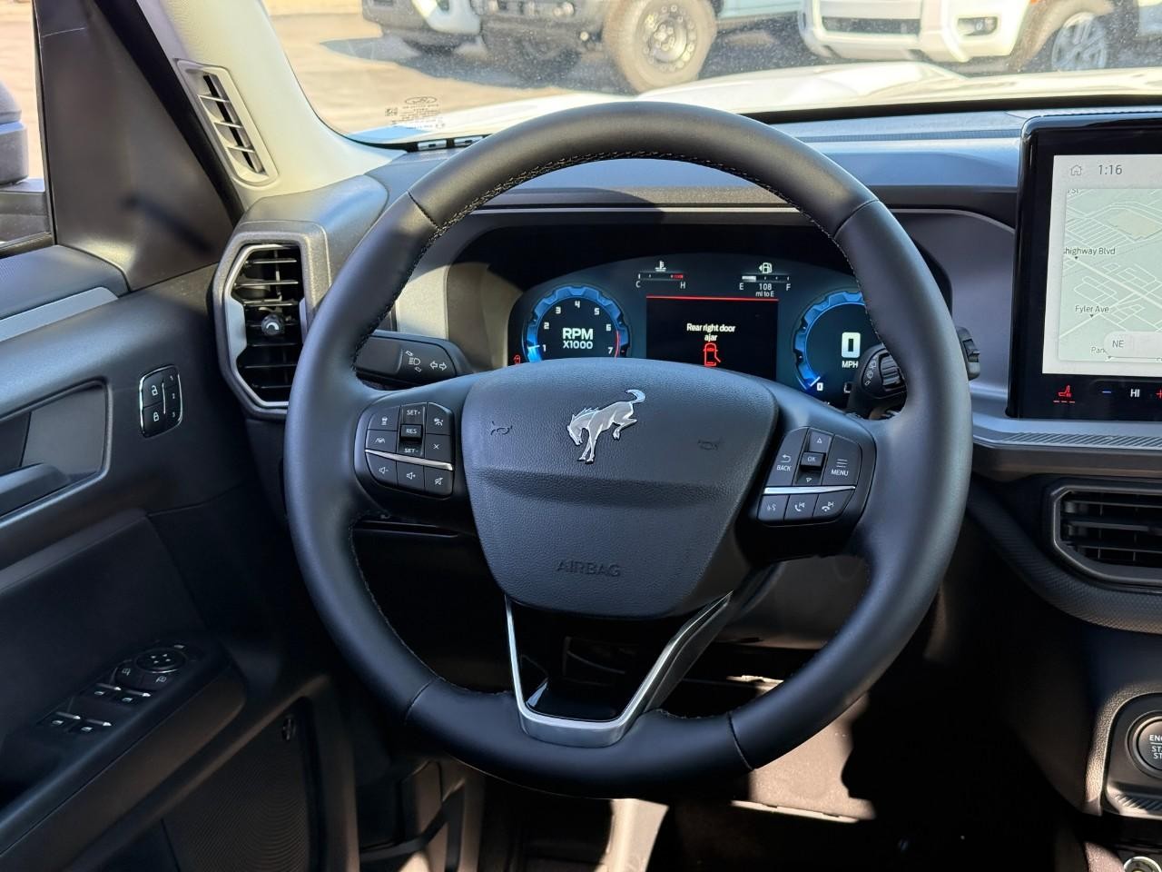 Ford Bronco Sport Vehicle Full-screen Gallery Image 07