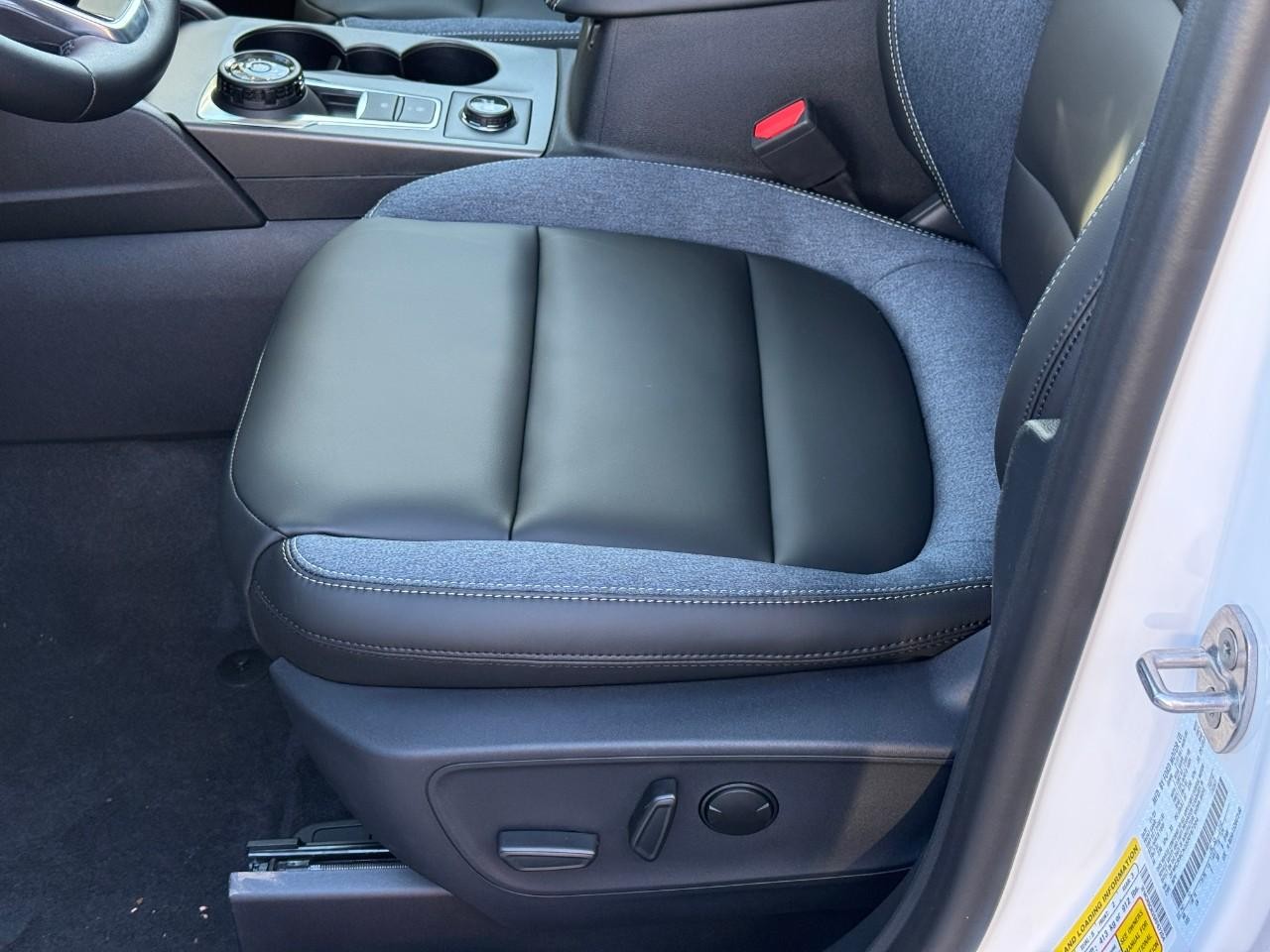 Ford Bronco Sport Vehicle Full-screen Gallery Image 12