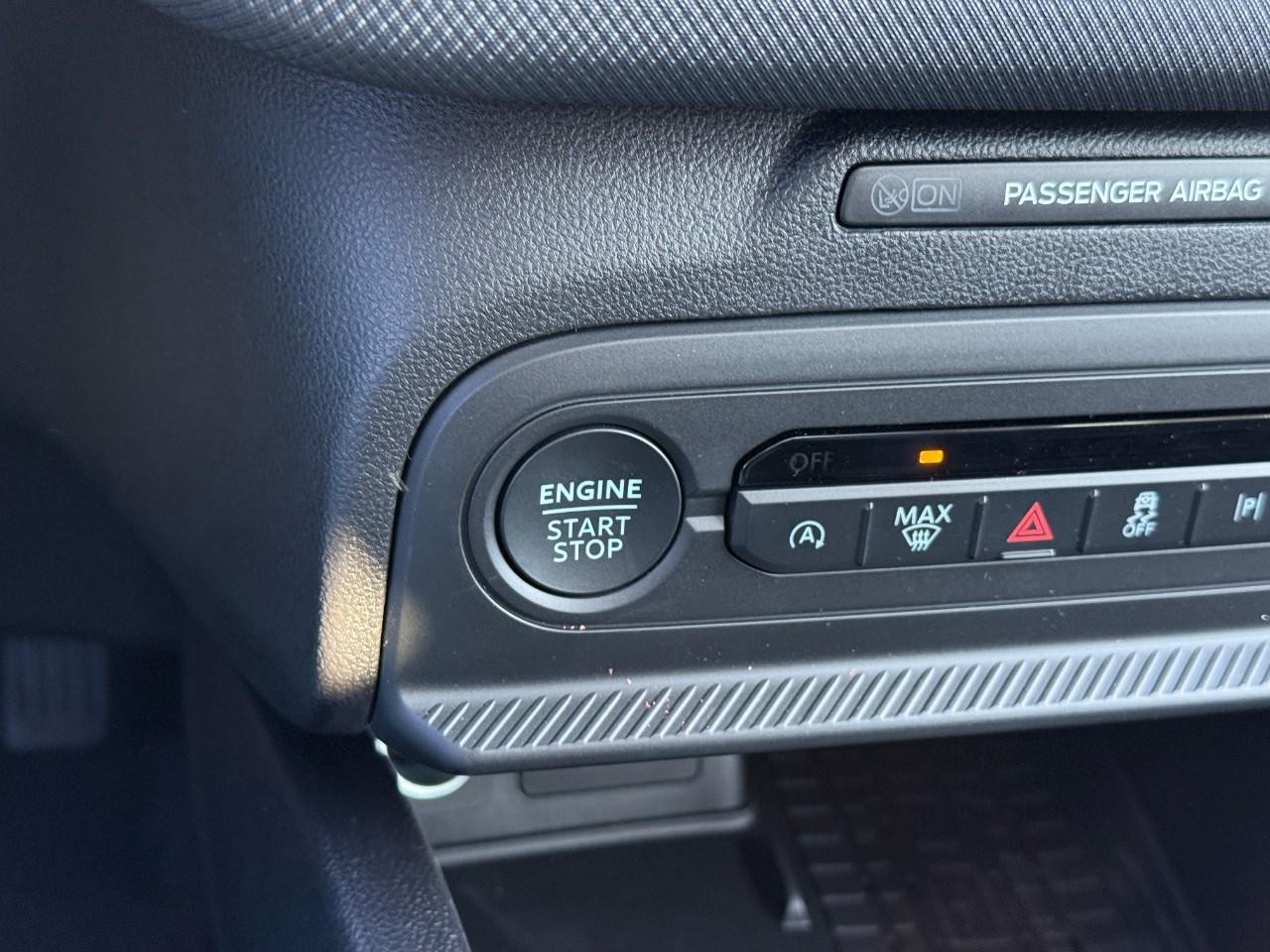 Ford Bronco Sport Vehicle Full-screen Gallery Image 16