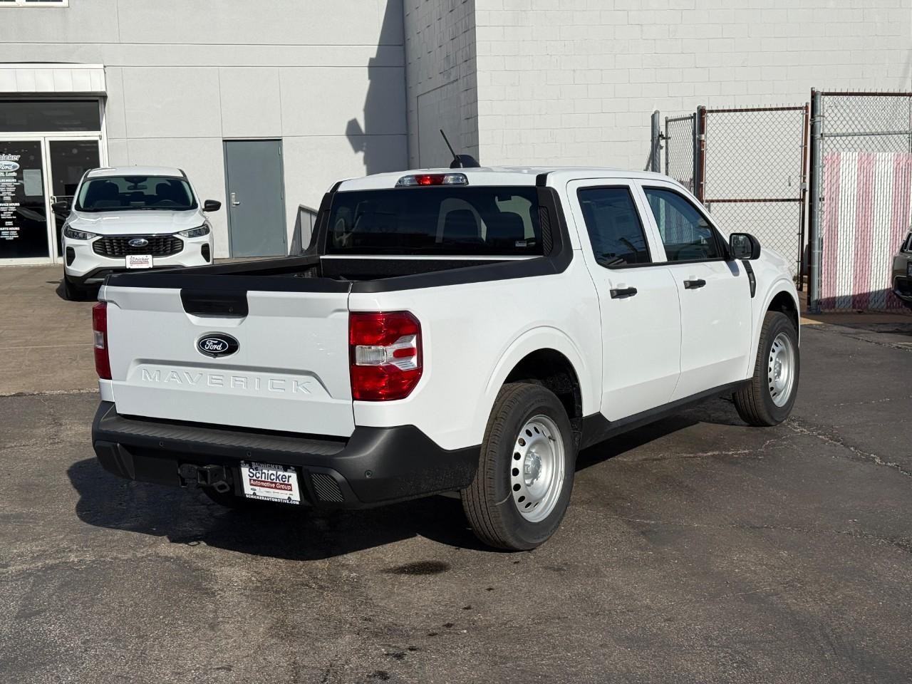 Ford Maverick Vehicle Full-screen Gallery Image 03