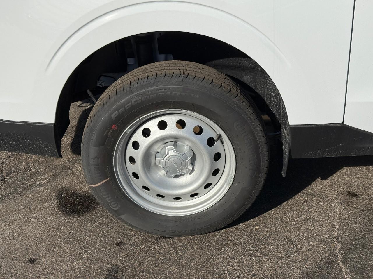 Ford Maverick Vehicle Full-screen Gallery Image 04