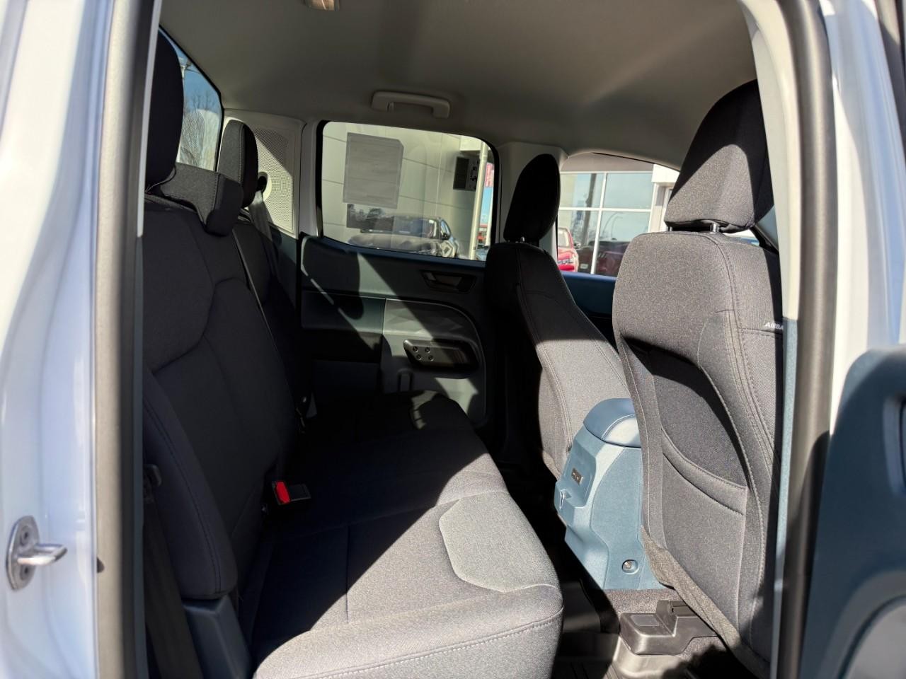 Ford Maverick Vehicle Full-screen Gallery Image 05