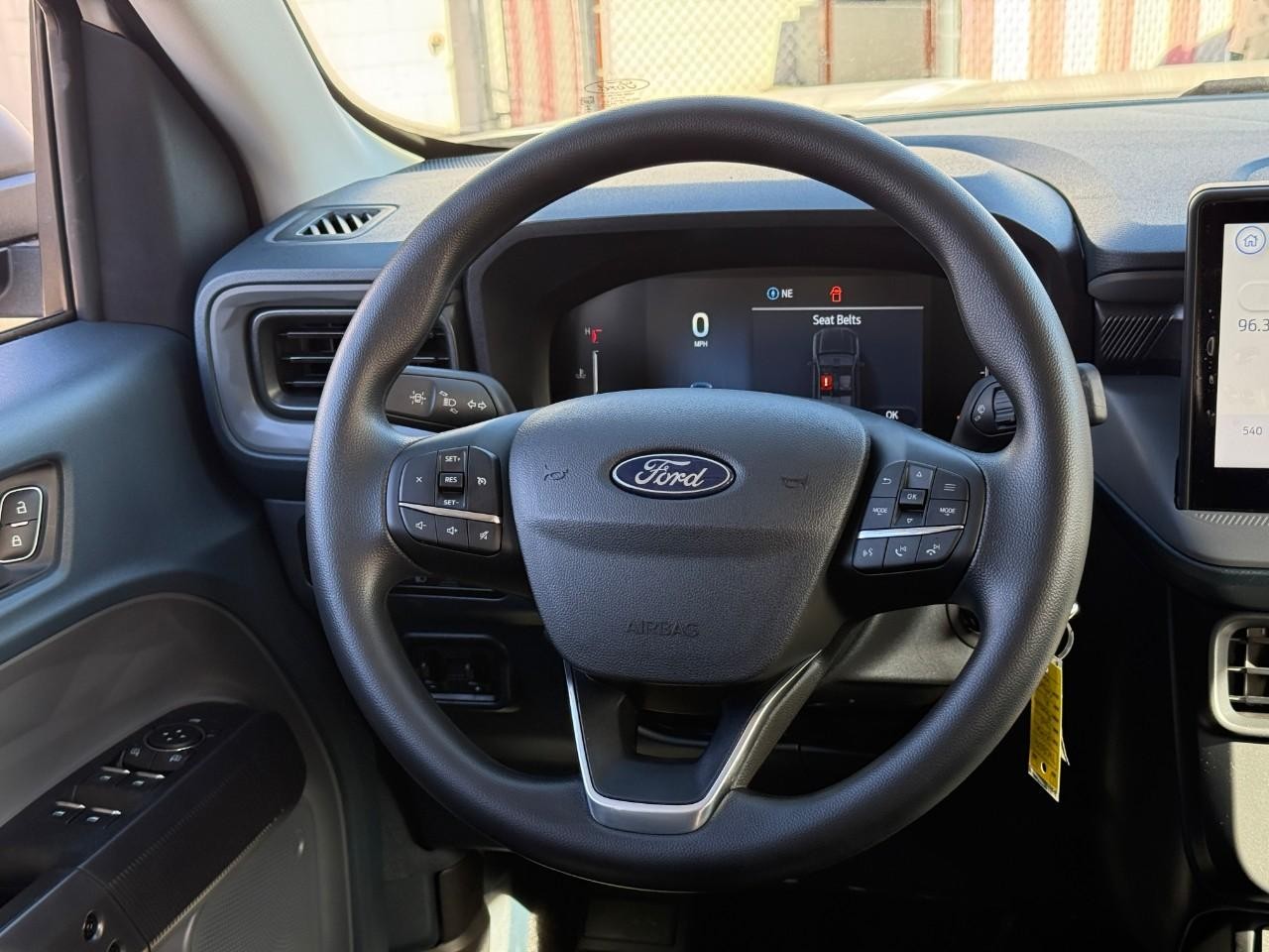 Ford Maverick Vehicle Full-screen Gallery Image 07