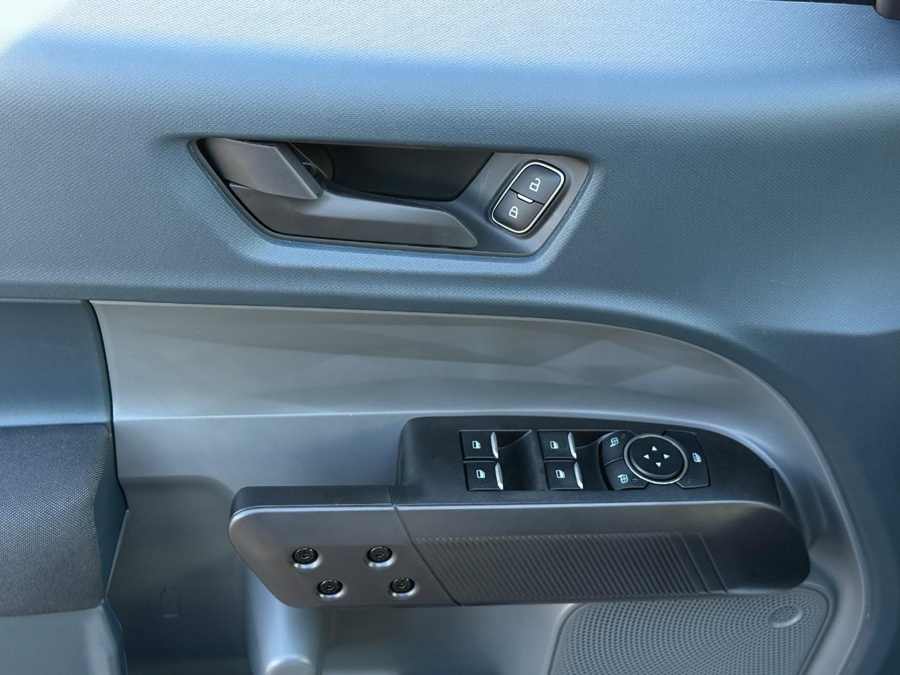 Ford Maverick Vehicle Full-screen Gallery Image 10