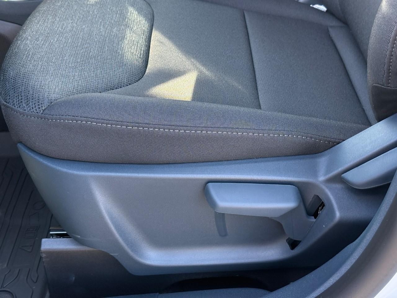 Ford Maverick Vehicle Full-screen Gallery Image 12