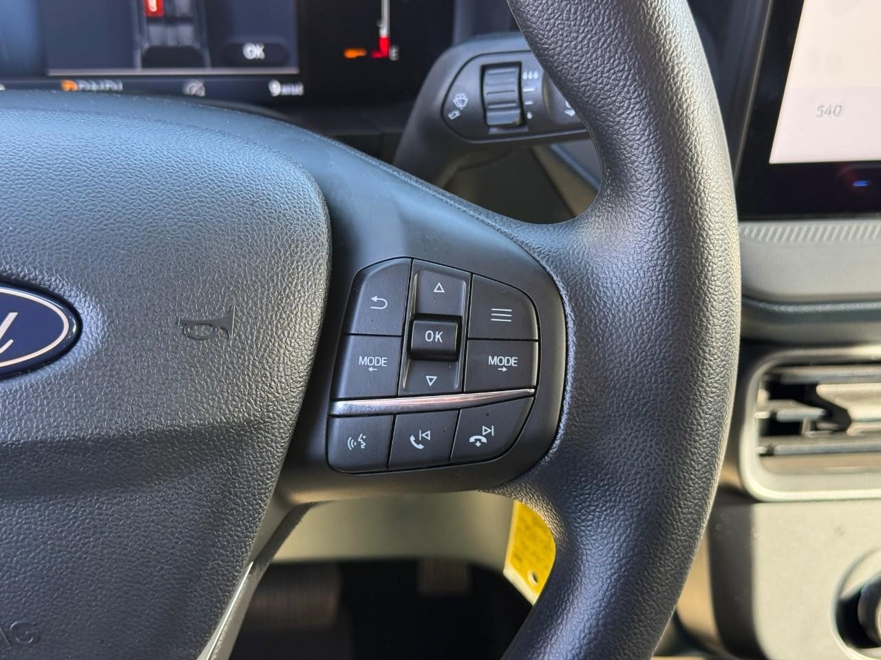 Ford Maverick Vehicle Full-screen Gallery Image 14