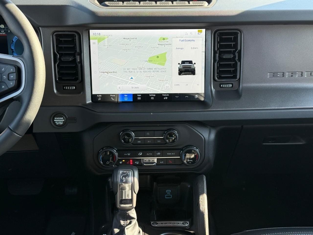 Ford Bronco Vehicle Full-screen Gallery Image 09