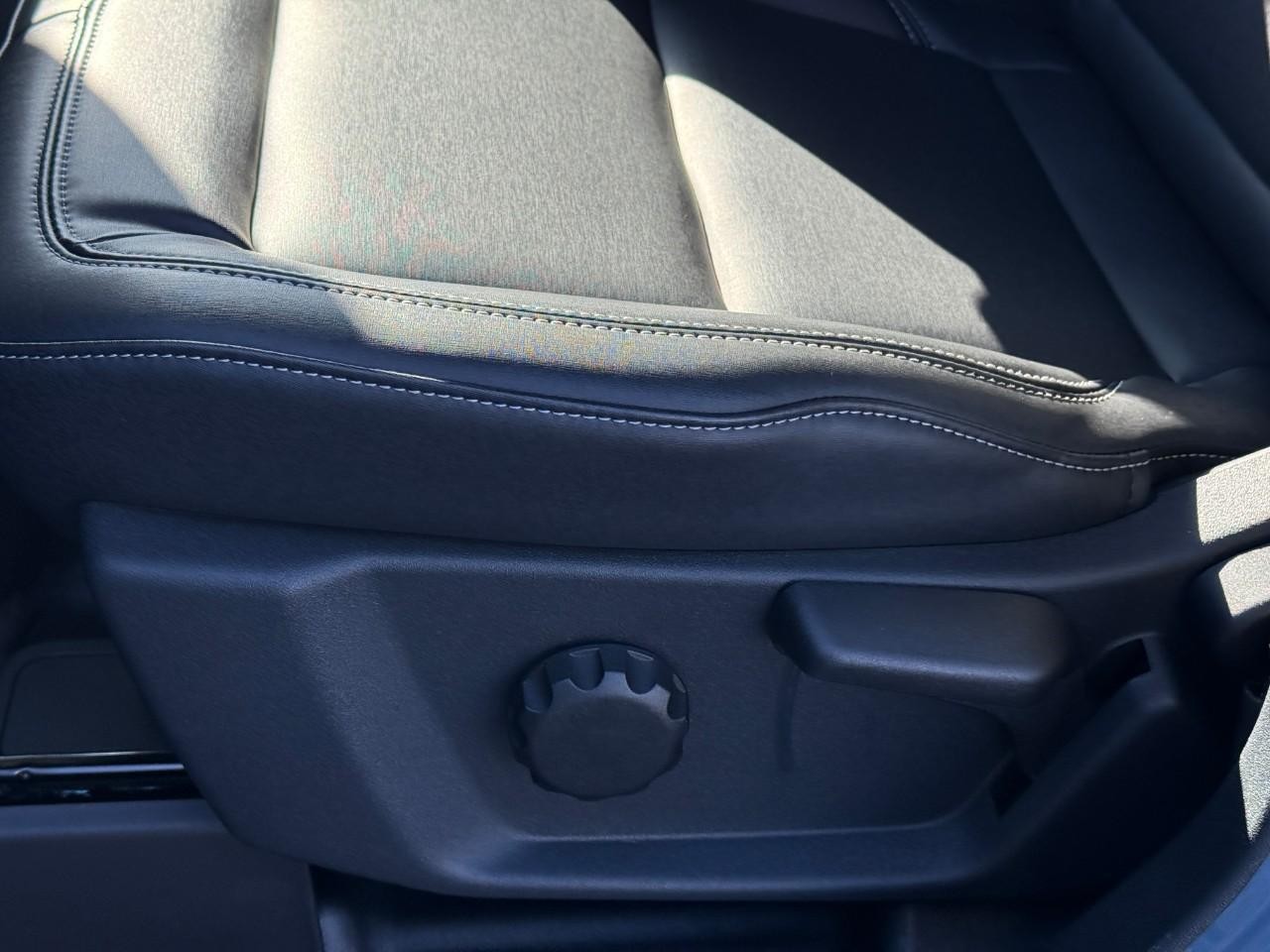 Ford Bronco Vehicle Full-screen Gallery Image 13