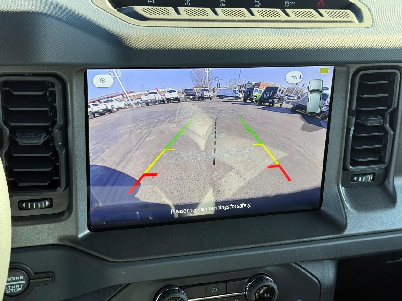 Ford Bronco Vehicle Full-screen Gallery Image 18