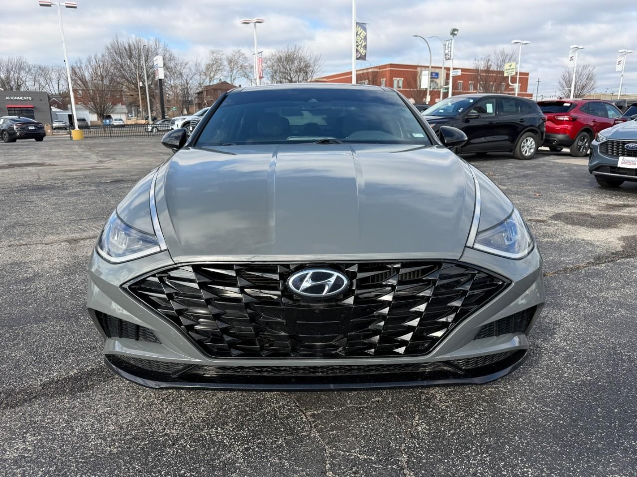 Hyundai Sonata Vehicle Full-screen Gallery Image 08