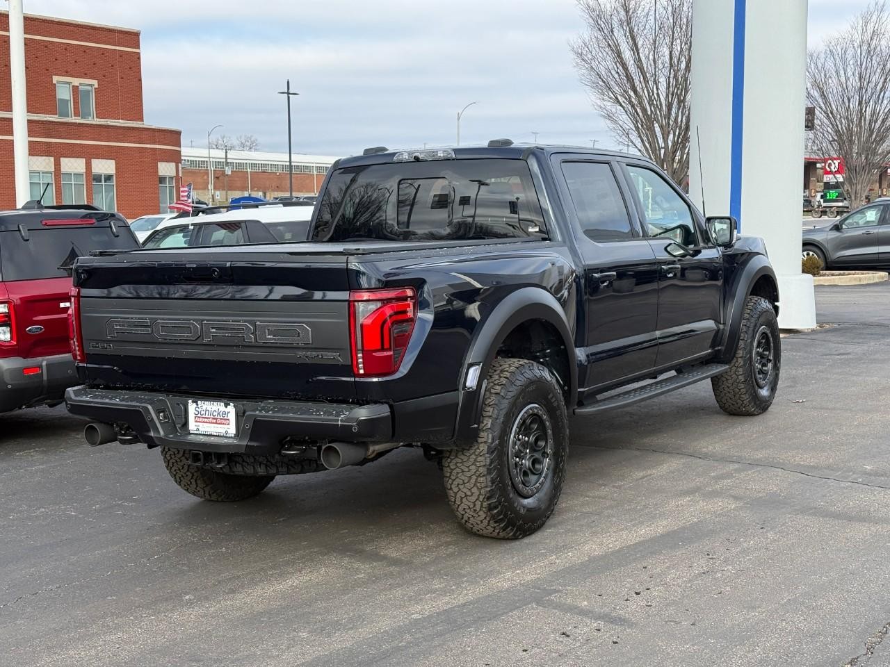 Ford F-150 Vehicle Full-screen Gallery Image 03