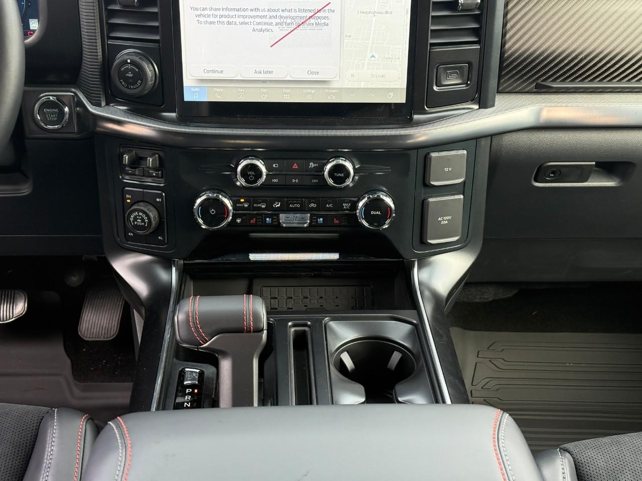 Ford F-150 Vehicle Full-screen Gallery Image 09