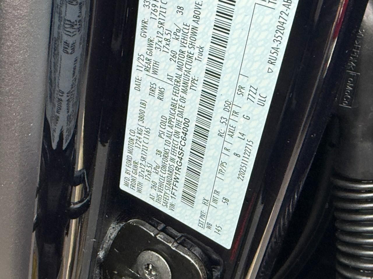 Ford F-150 Vehicle Full-screen Gallery Image 19