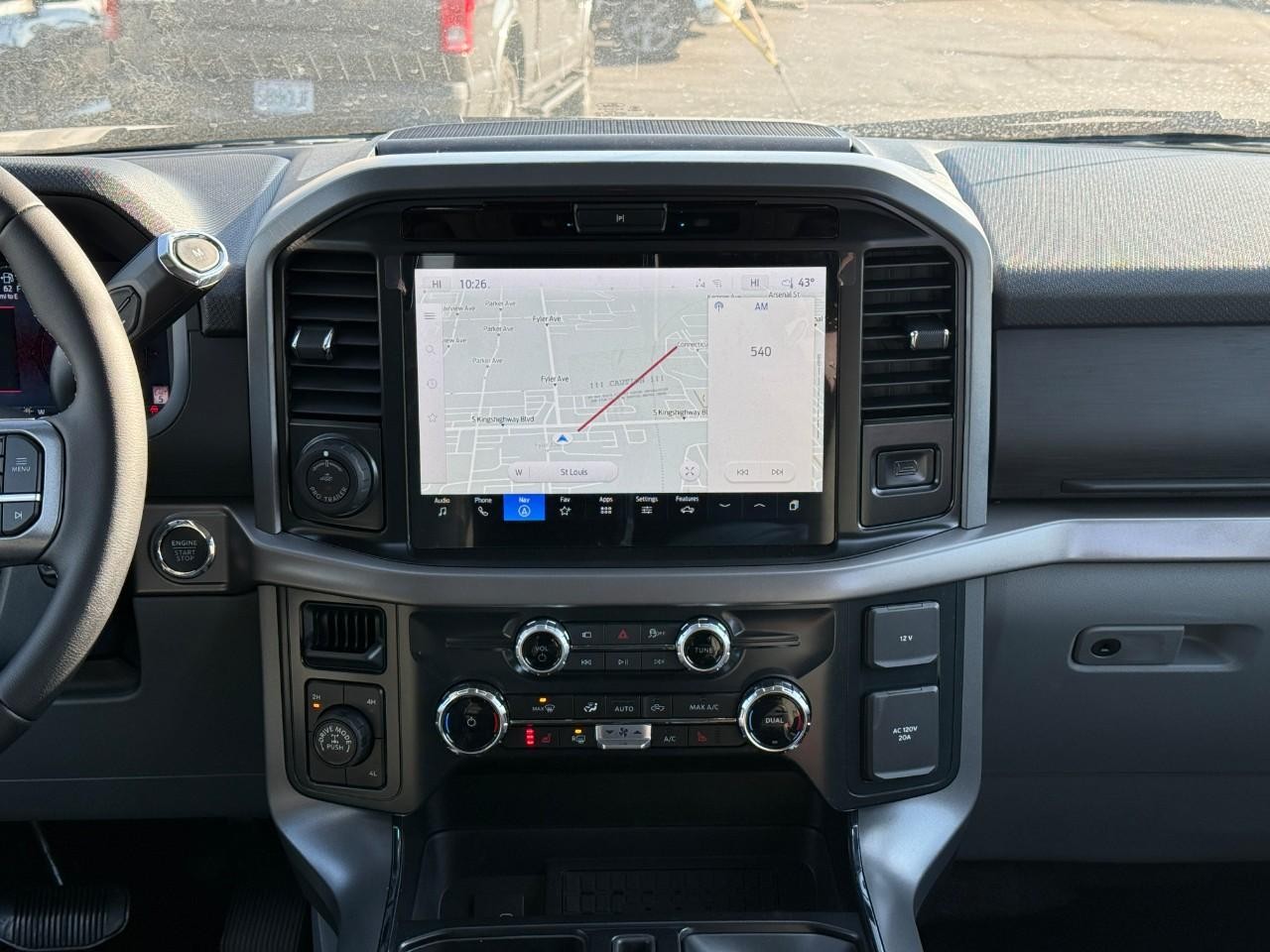 Ford F-150 Vehicle Full-screen Gallery Image 08