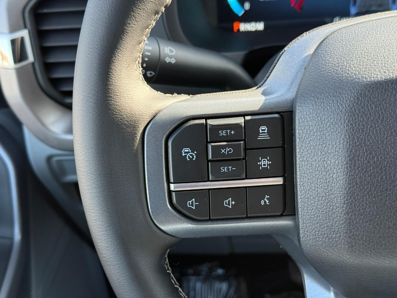 Ford F-150 Vehicle Full-screen Gallery Image 13