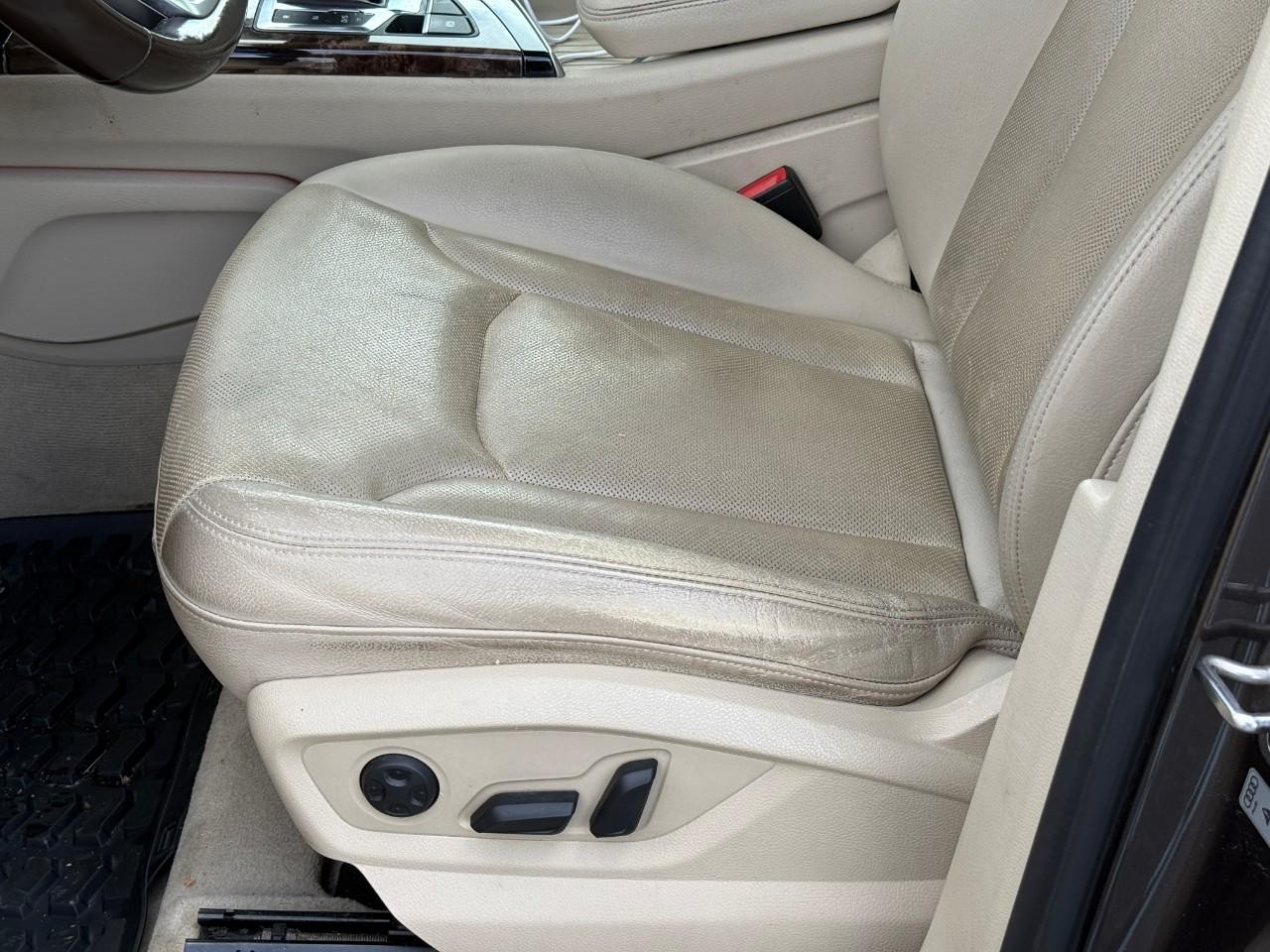 Audi Q7 Vehicle Full-screen Gallery Image 15