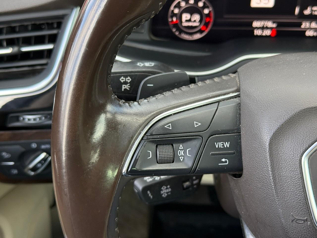 Audi Q7 Vehicle Full-screen Gallery Image 17