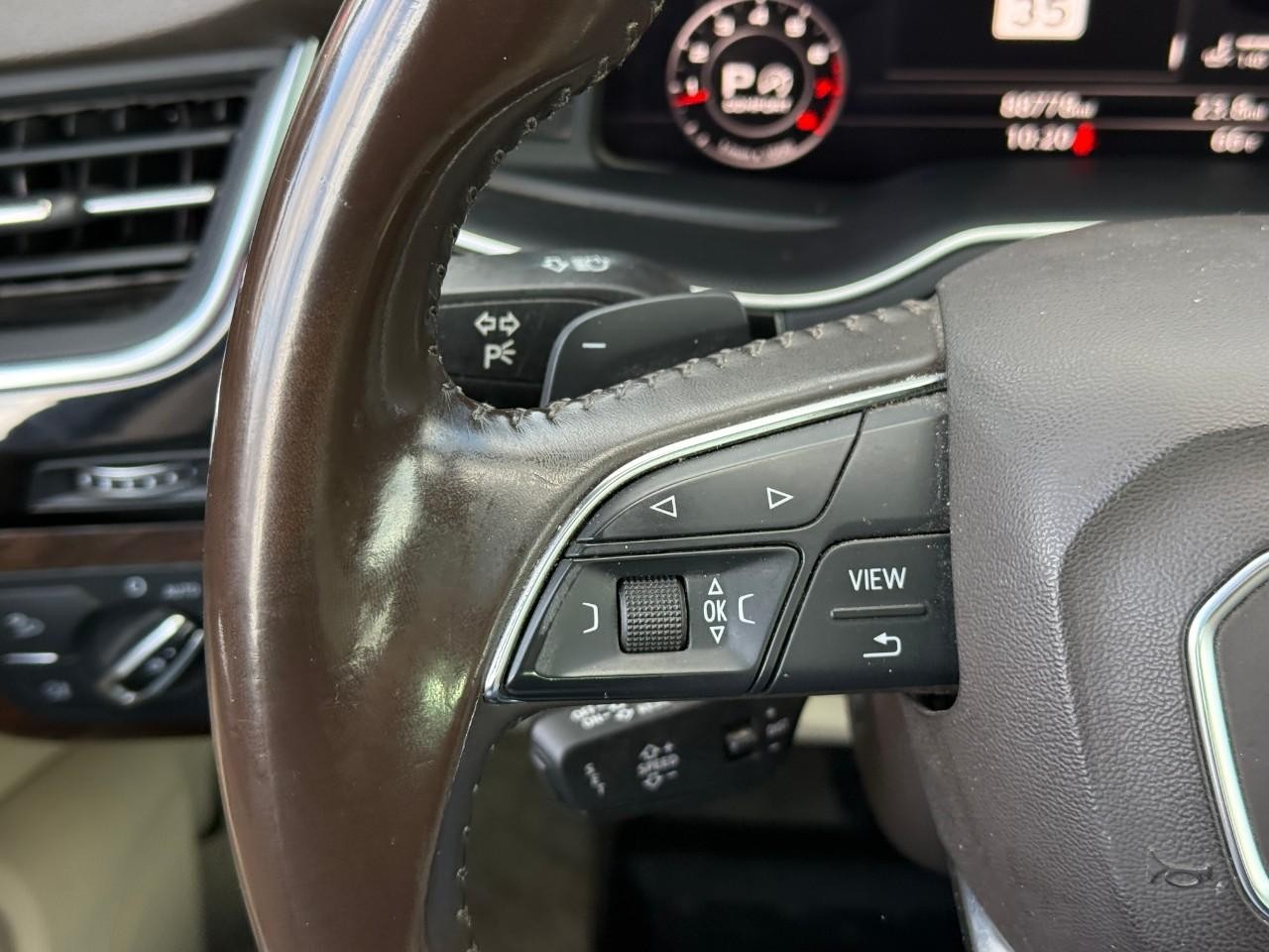 Audi Q7 Vehicle Full-screen Gallery Image 18