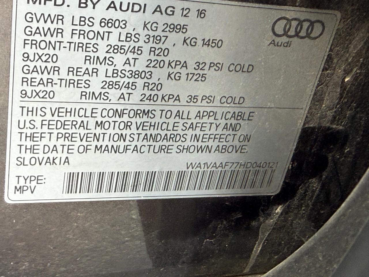 Audi Q7 Vehicle Full-screen Gallery Image 24