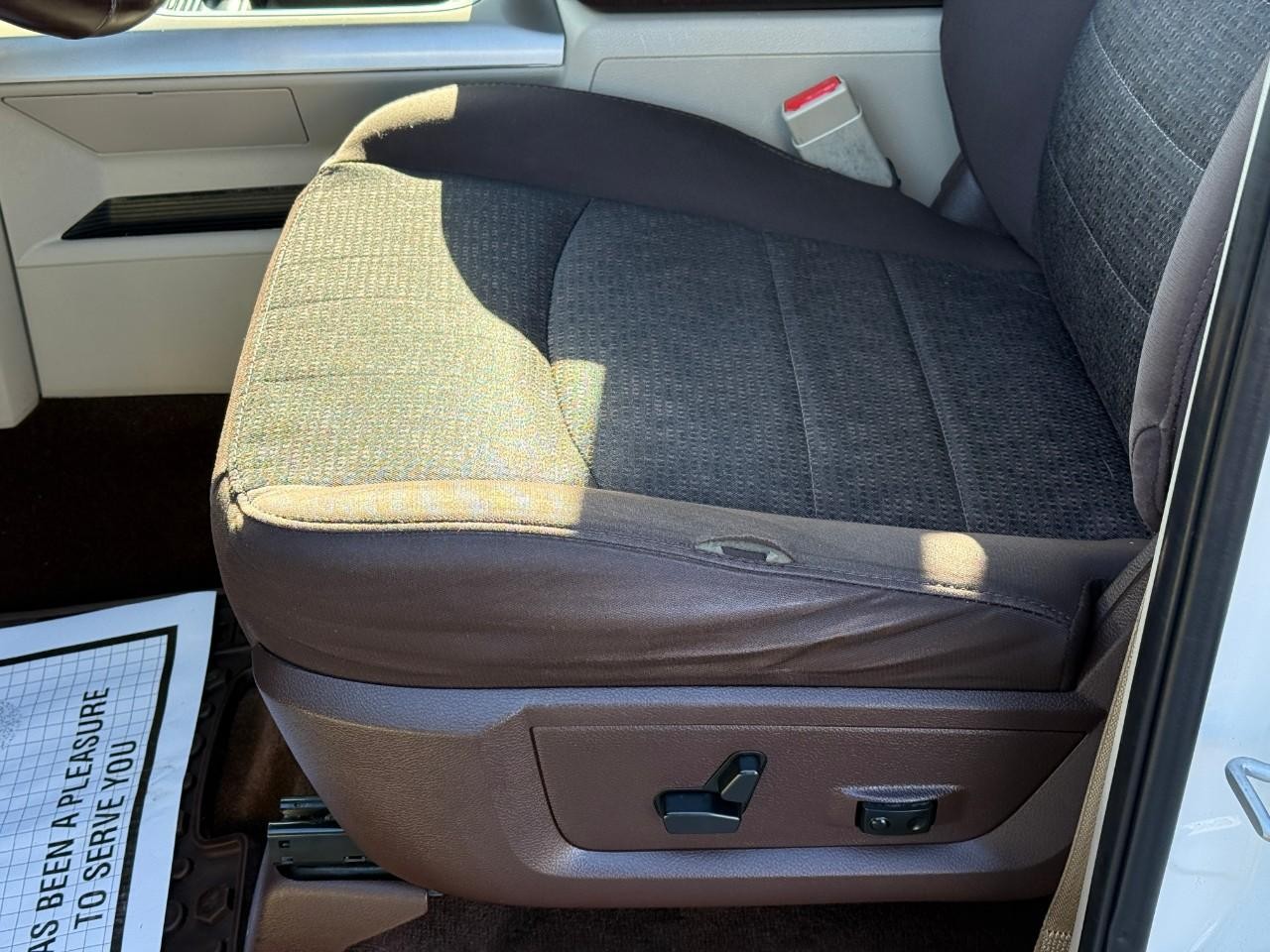 Ram 1500 Vehicle Full-screen Gallery Image 16