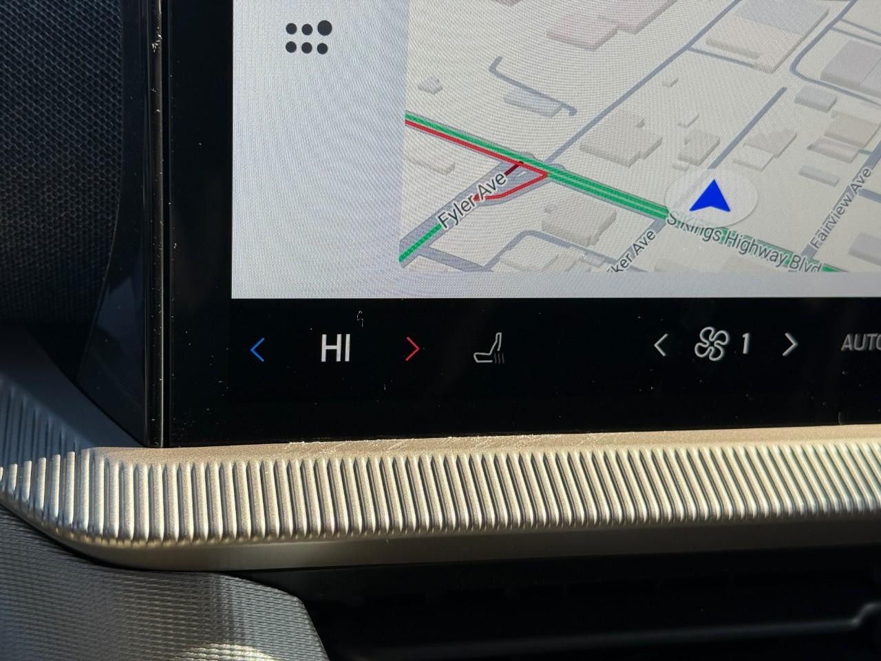 Ford Explorer Vehicle Full-screen Gallery Image 17