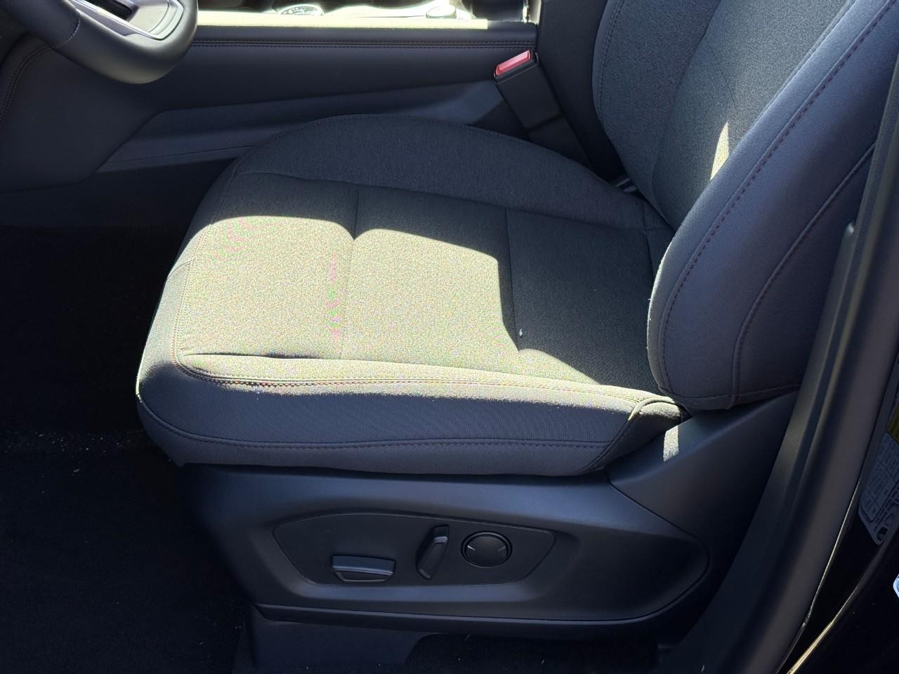 Ford Explorer Vehicle Full-screen Gallery Image 12