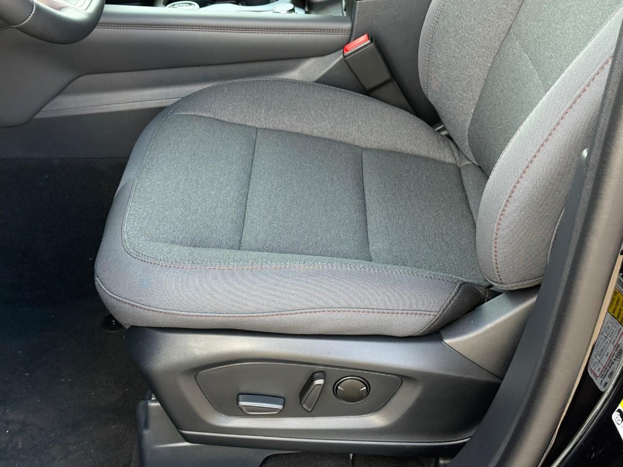 Ford Explorer Vehicle Full-screen Gallery Image 14