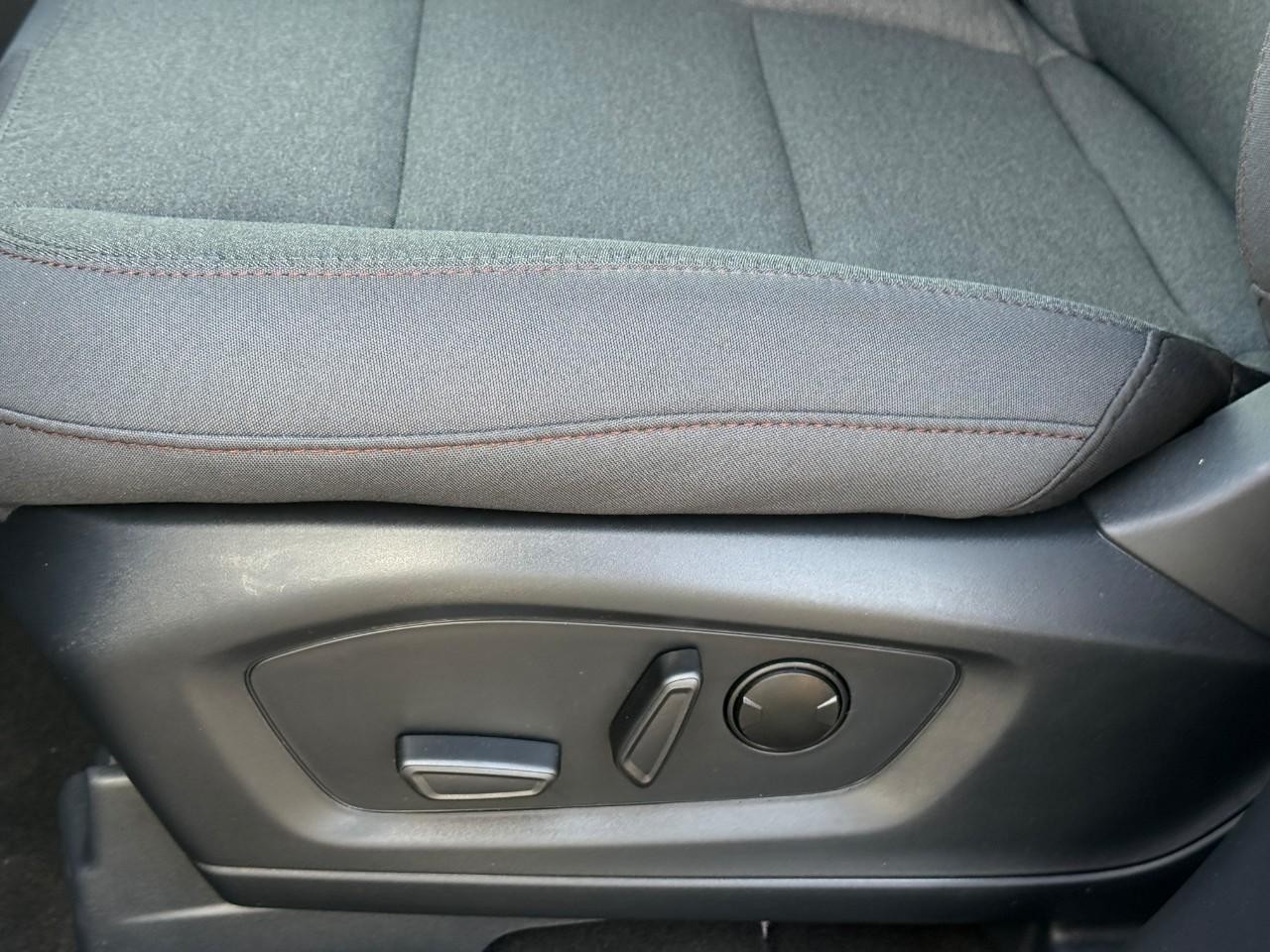 Ford Explorer Vehicle Full-screen Gallery Image 15