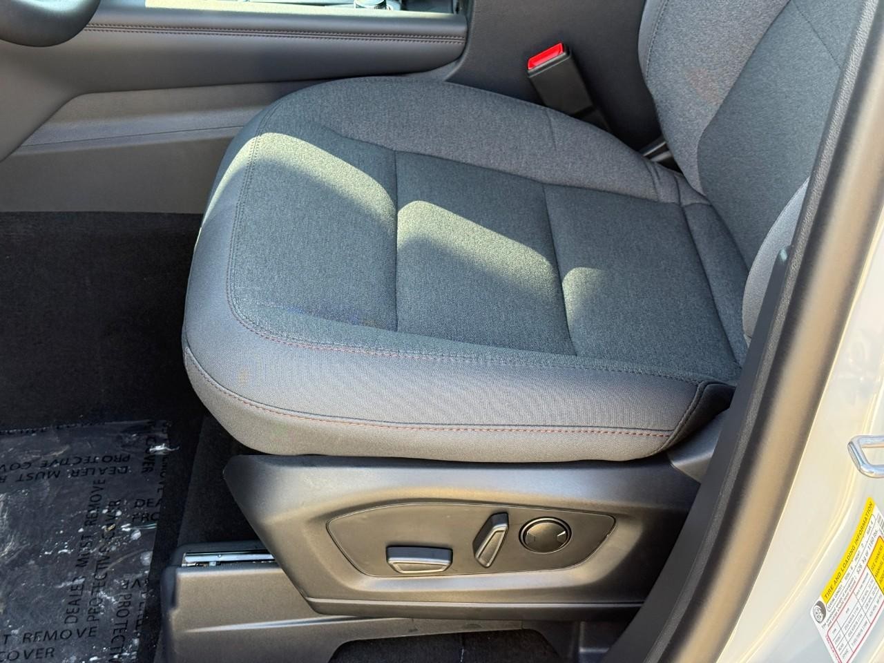 Ford Explorer Vehicle Full-screen Gallery Image 12