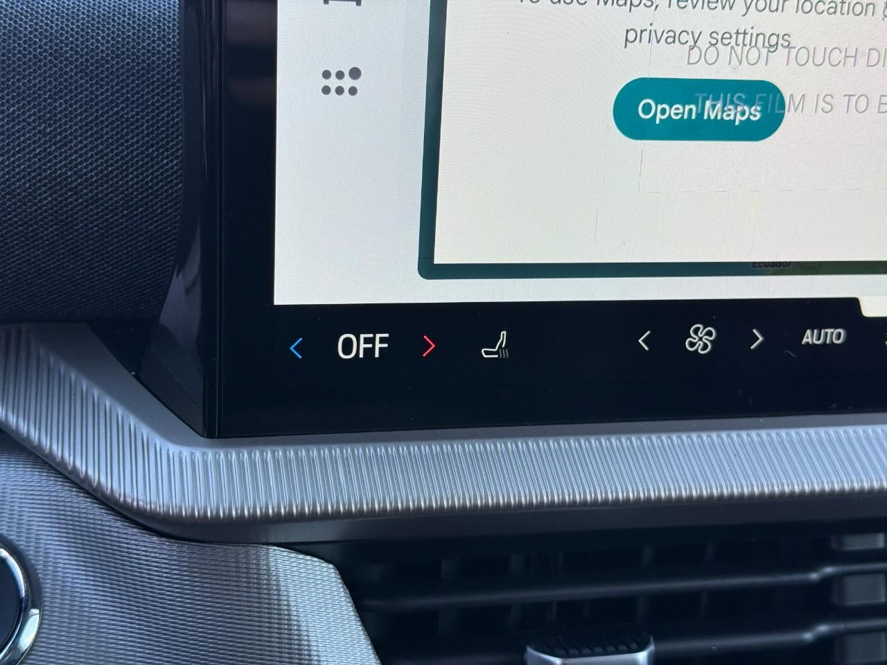 Ford Explorer Vehicle Full-screen Gallery Image 17