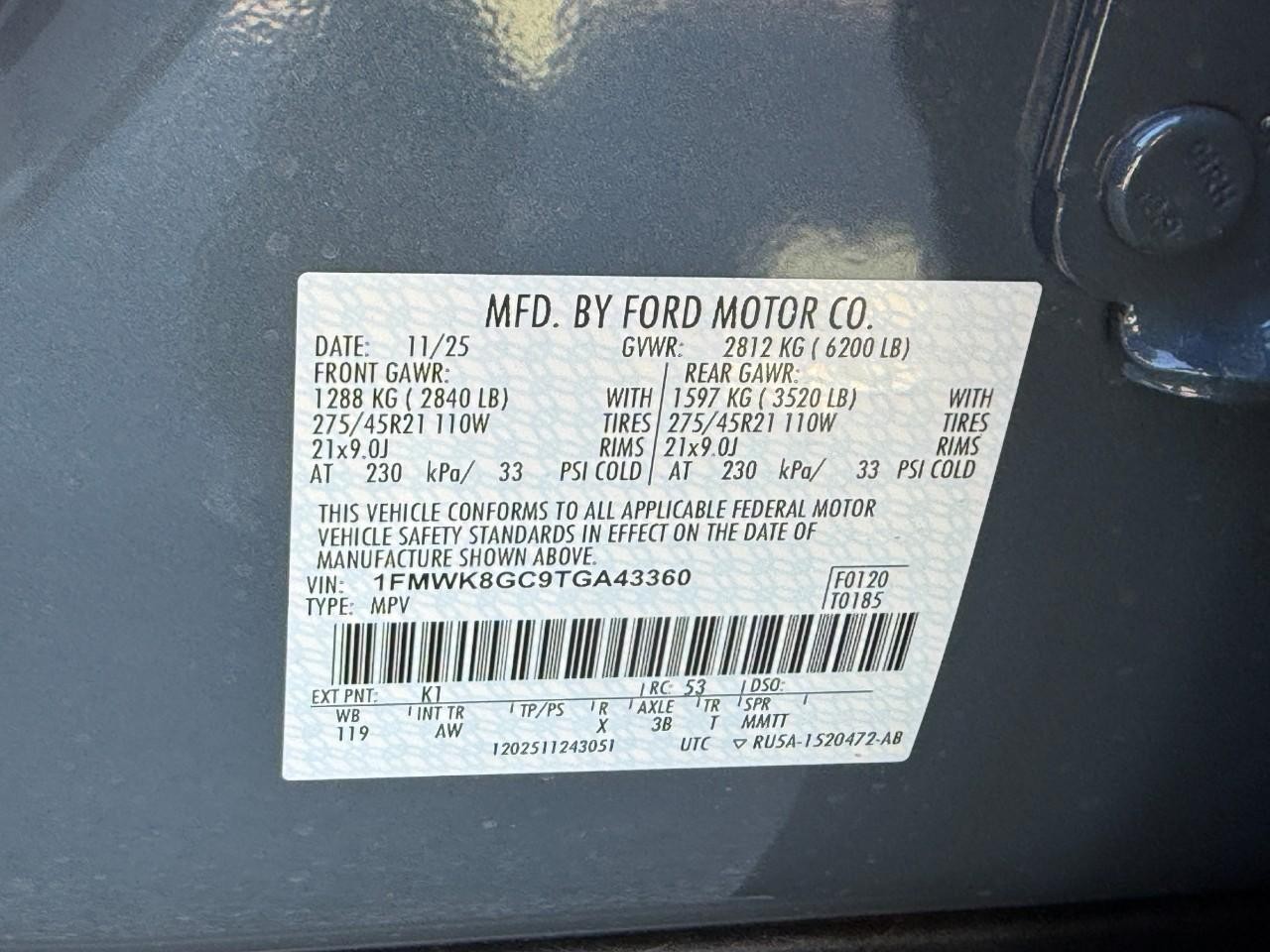 Ford Explorer Vehicle Full-screen Gallery Image 20