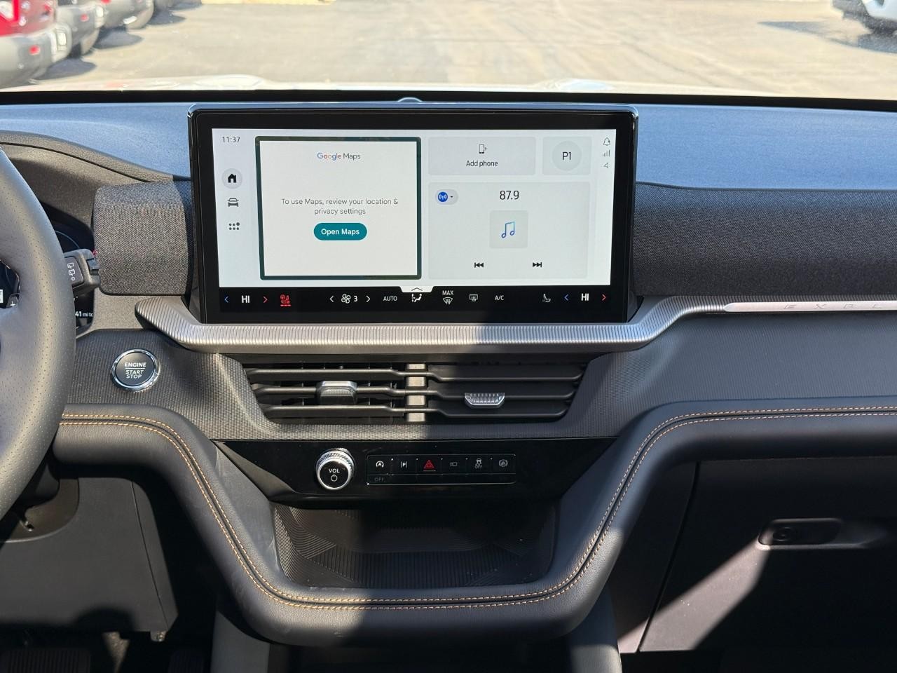 Ford Explorer Vehicle Full-screen Gallery Image 10