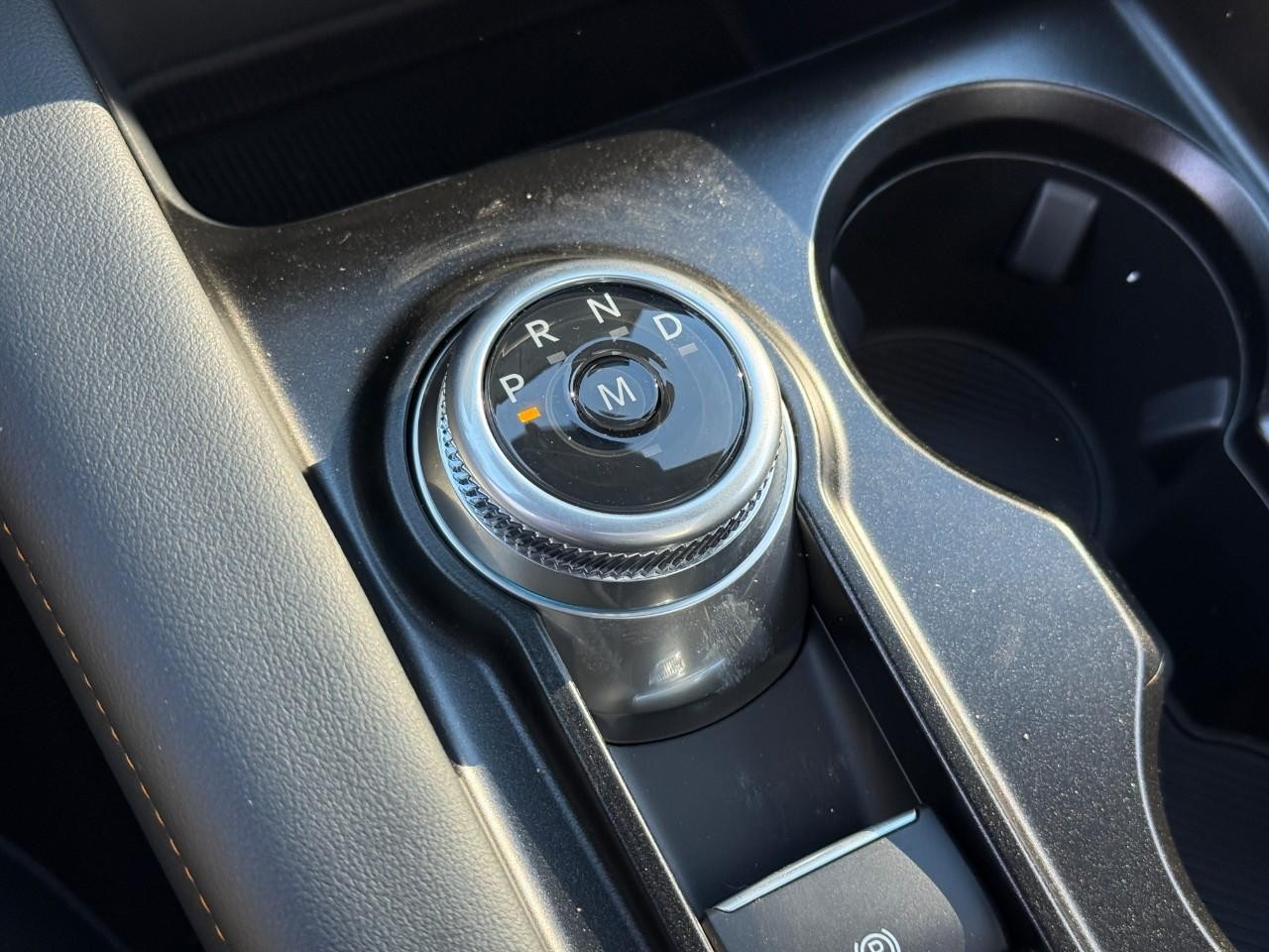 Ford Explorer Vehicle Full-screen Gallery Image 18