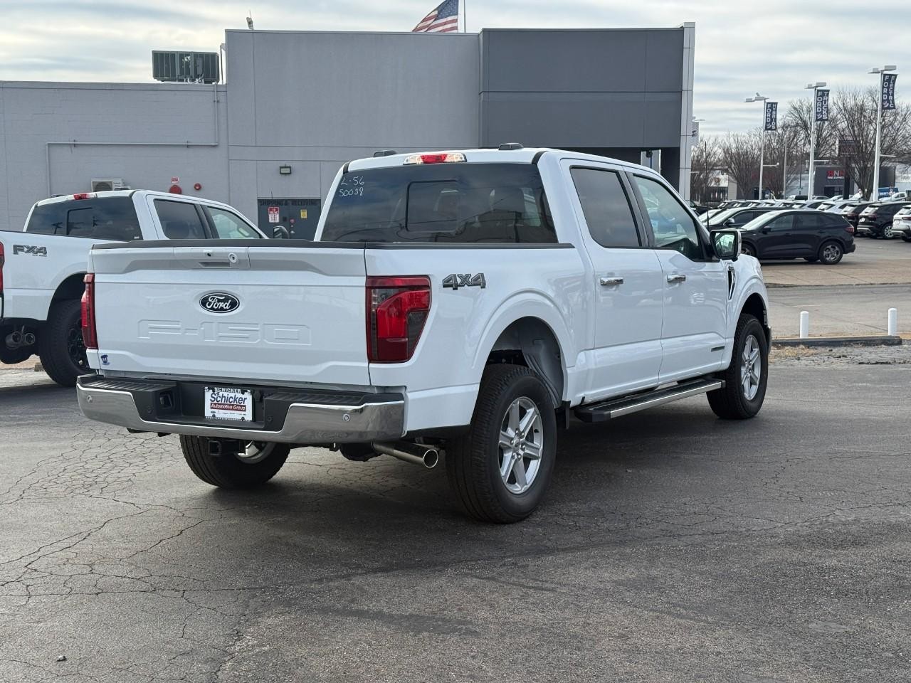 Ford F-150 Vehicle Full-screen Gallery Image 03