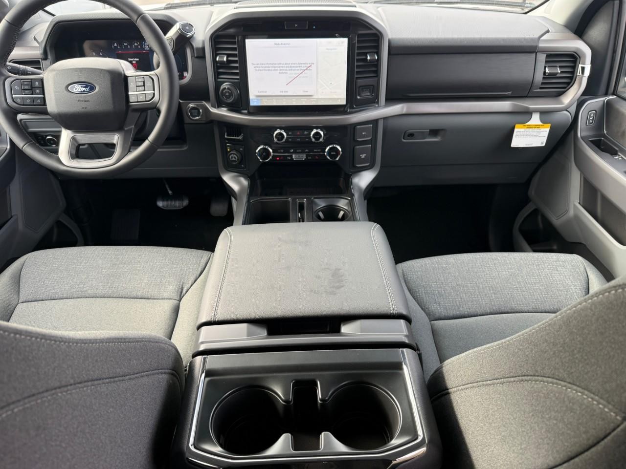 Ford F-150 Vehicle Full-screen Gallery Image 06