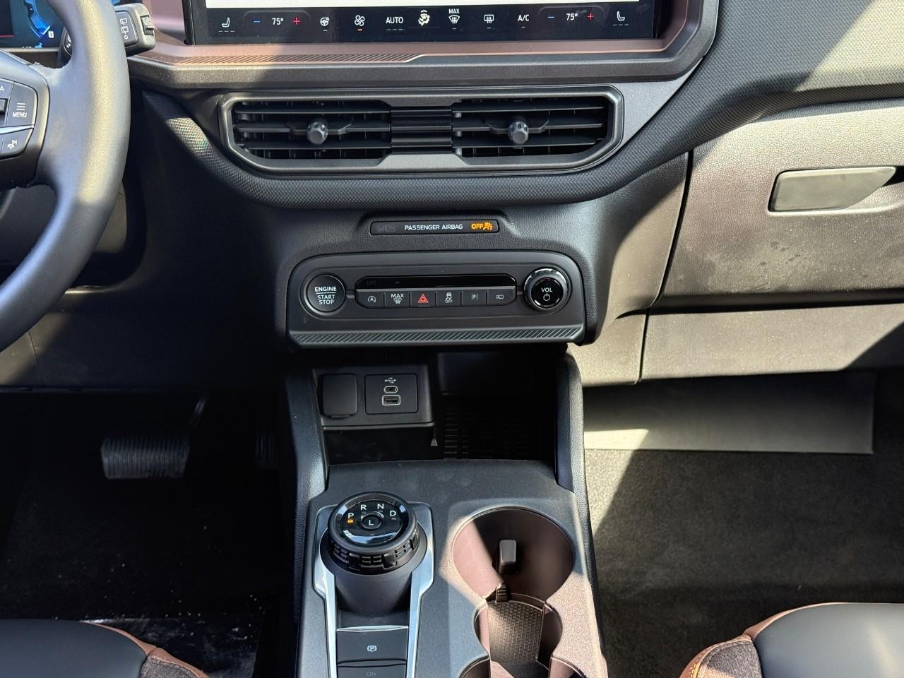 Ford Bronco Sport Vehicle Full-screen Gallery Image 09