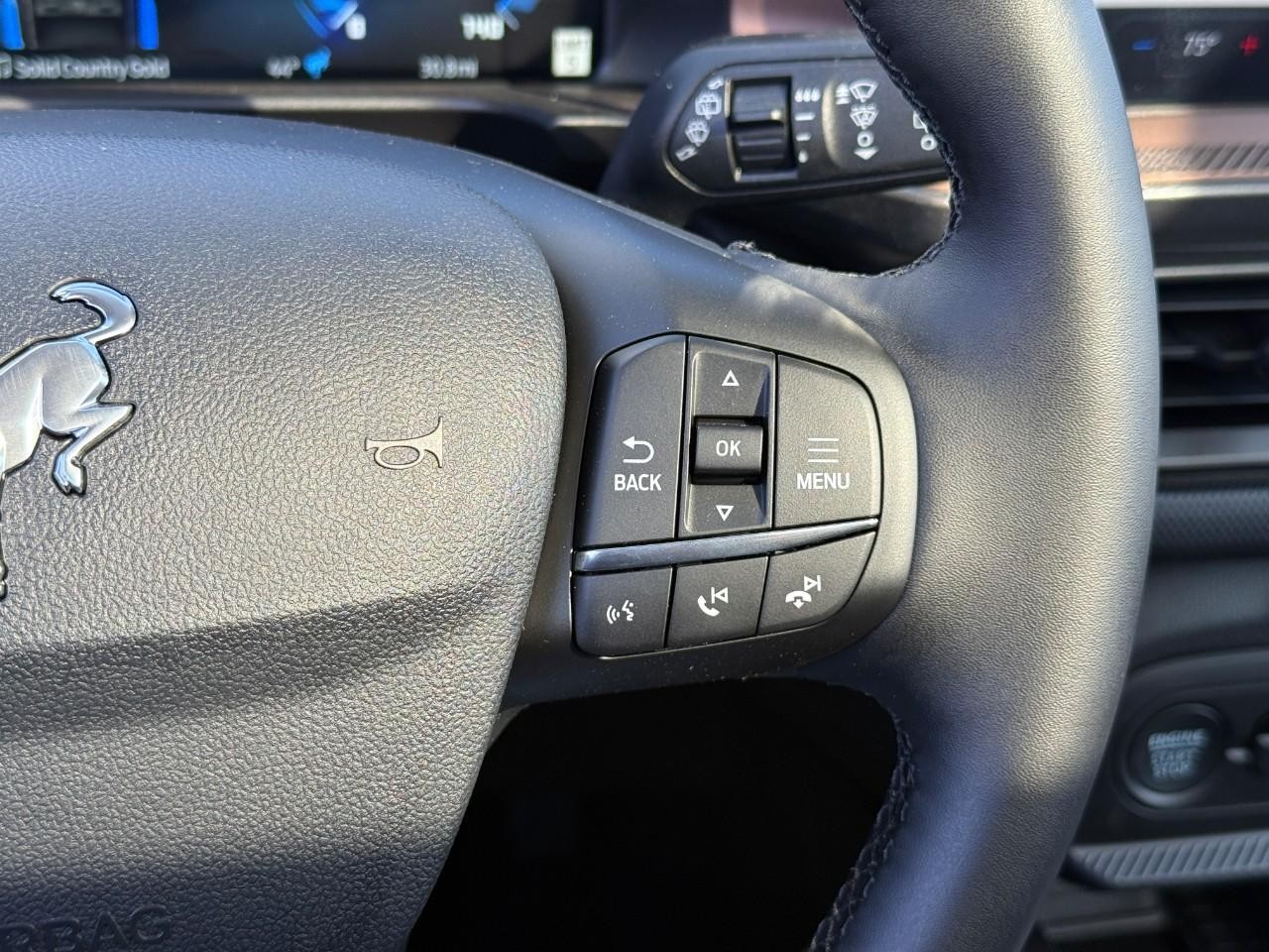 Ford Bronco Sport Vehicle Full-screen Gallery Image 16