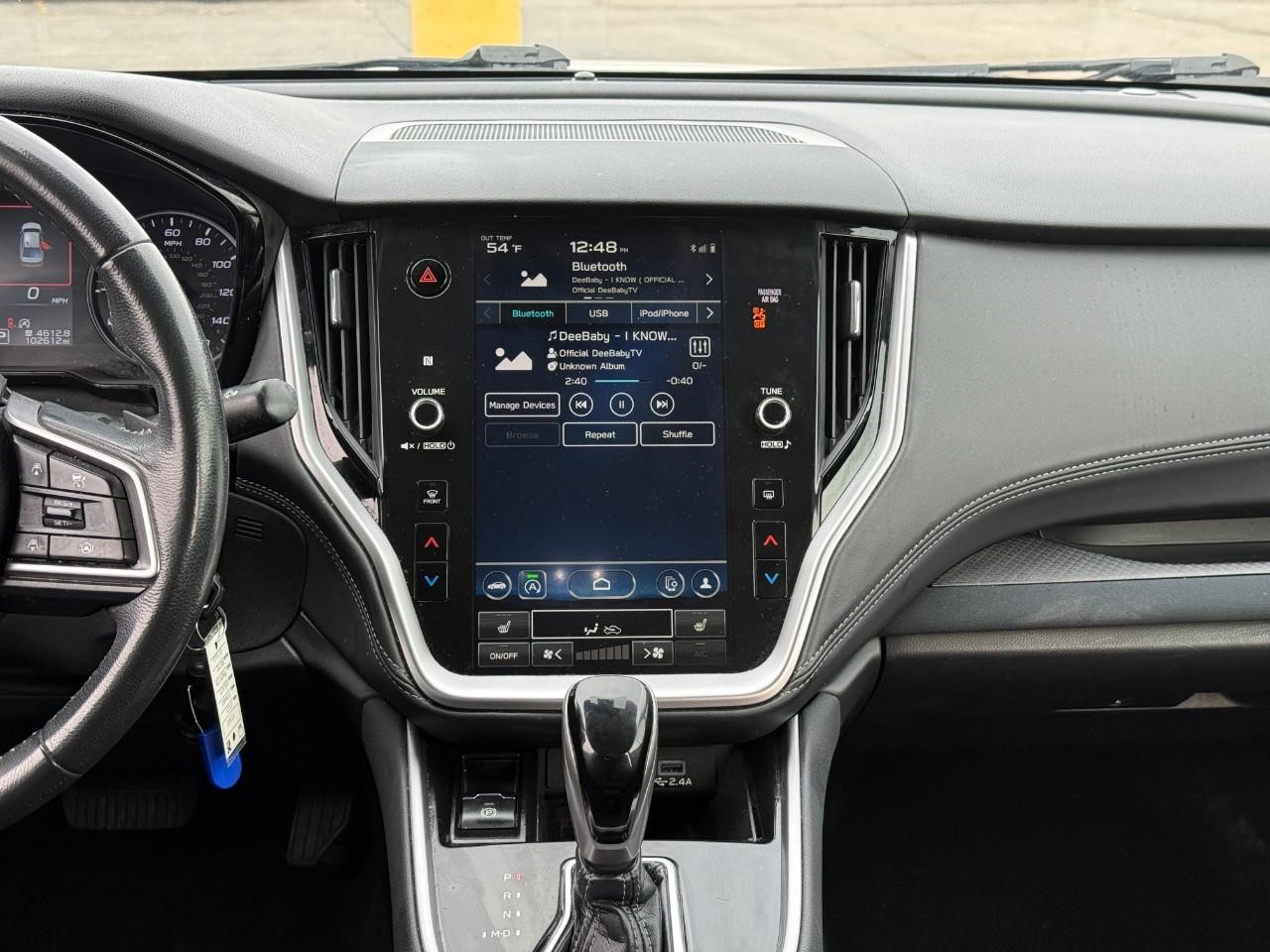 Subaru Legacy Vehicle Full-screen Gallery Image 12