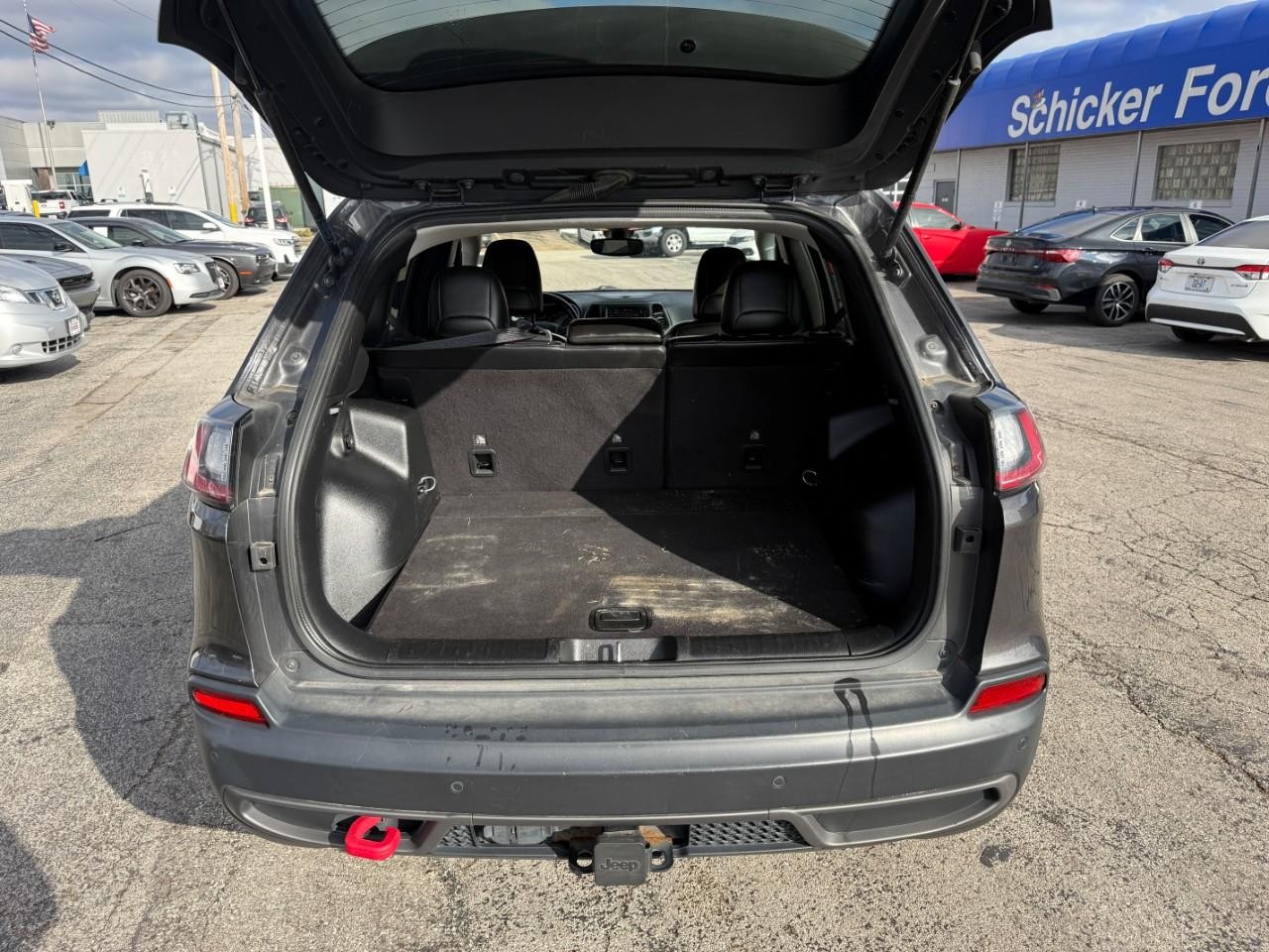 Jeep Cherokee Vehicle Full-screen Gallery Image 08