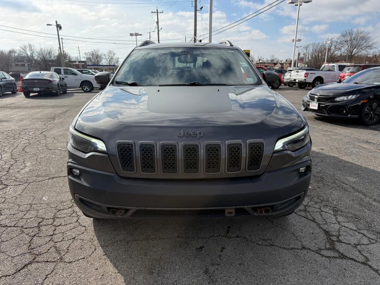 Jeep Cherokee Vehicle Full-screen Gallery Image 10