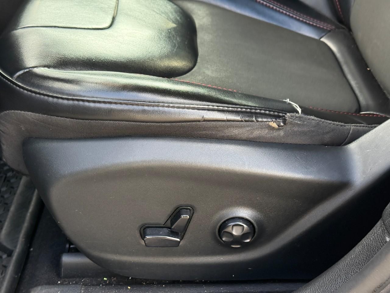 Jeep Cherokee Vehicle Full-screen Gallery Image 18