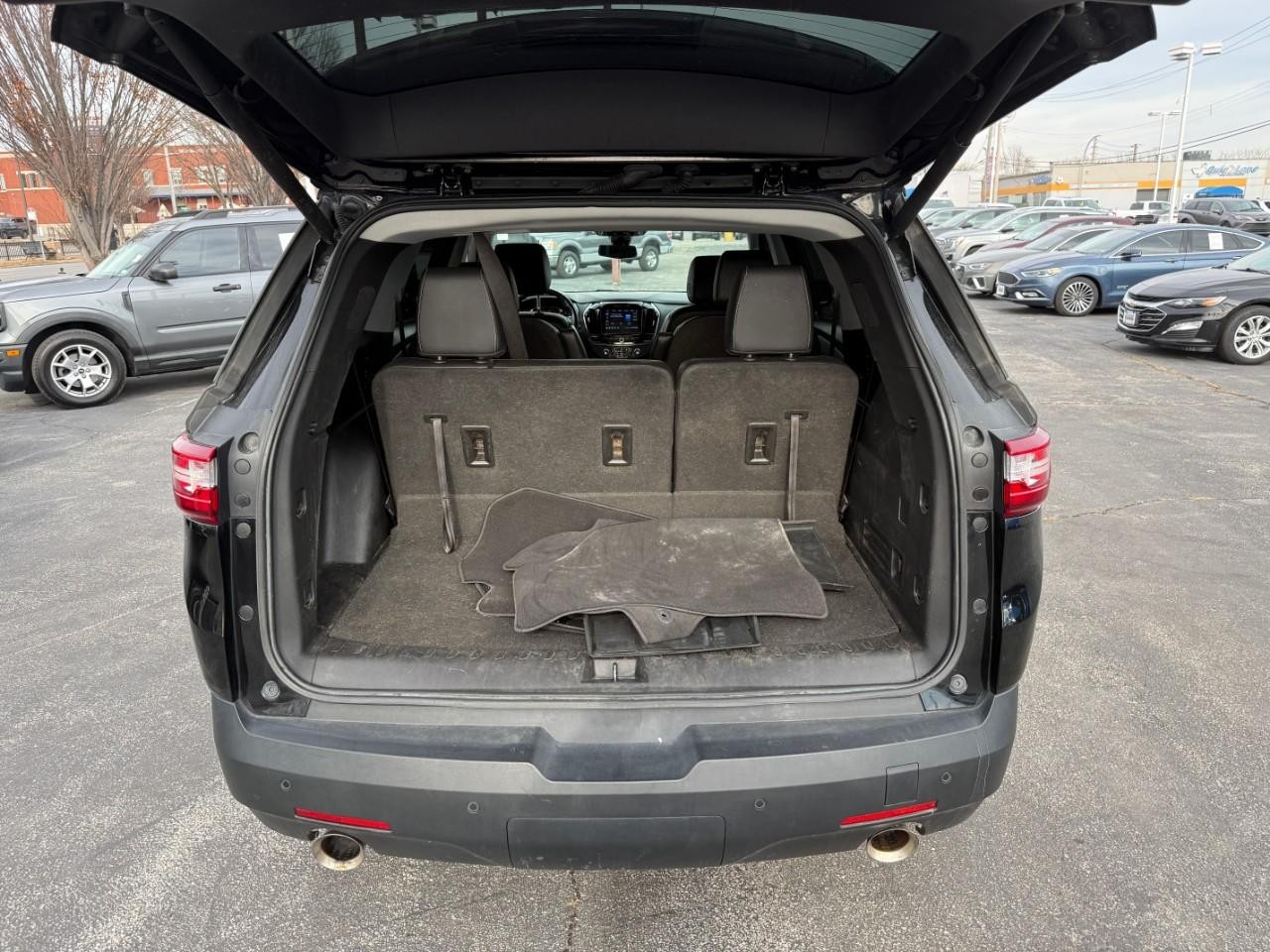 Chevrolet Traverse Vehicle Full-screen Gallery Image 06