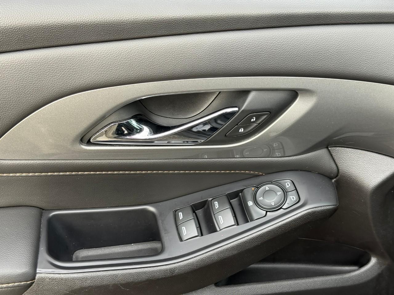 Chevrolet Traverse Vehicle Full-screen Gallery Image 15